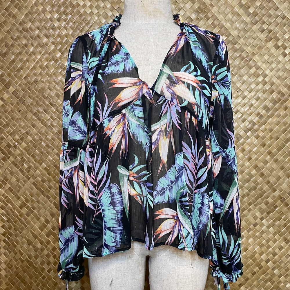 Tropical tie front top!